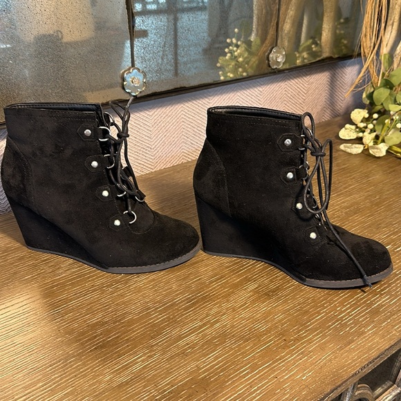 Madden Girl edgy ankle wedged boots - Picture 3 of 8